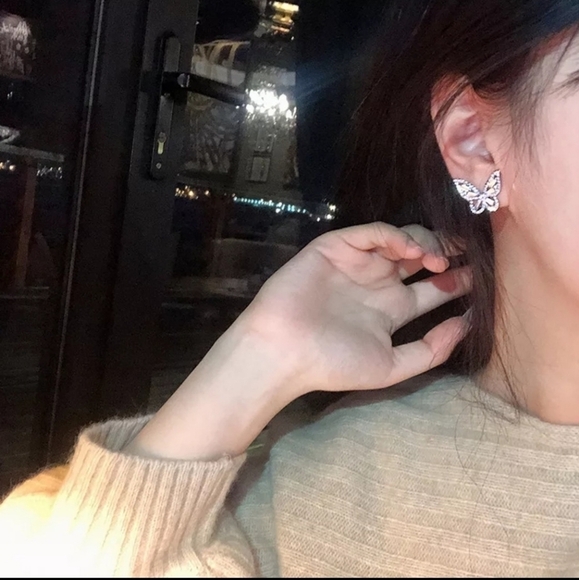 Silver Butterfly Stud Earings Rhinestone Crystal - Picture 4 of 6